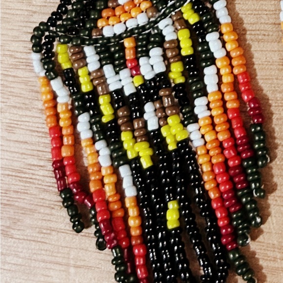 Colorful Native Beaded Earrings & Wallet Set - Picture 5 of 9